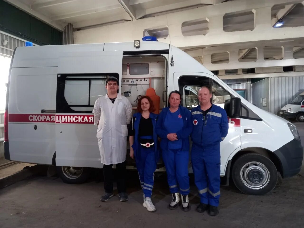Картинка работник скорой помощи Сегодня День работника скорой медицинской помощи. Этот праздник учреждён в 2020 