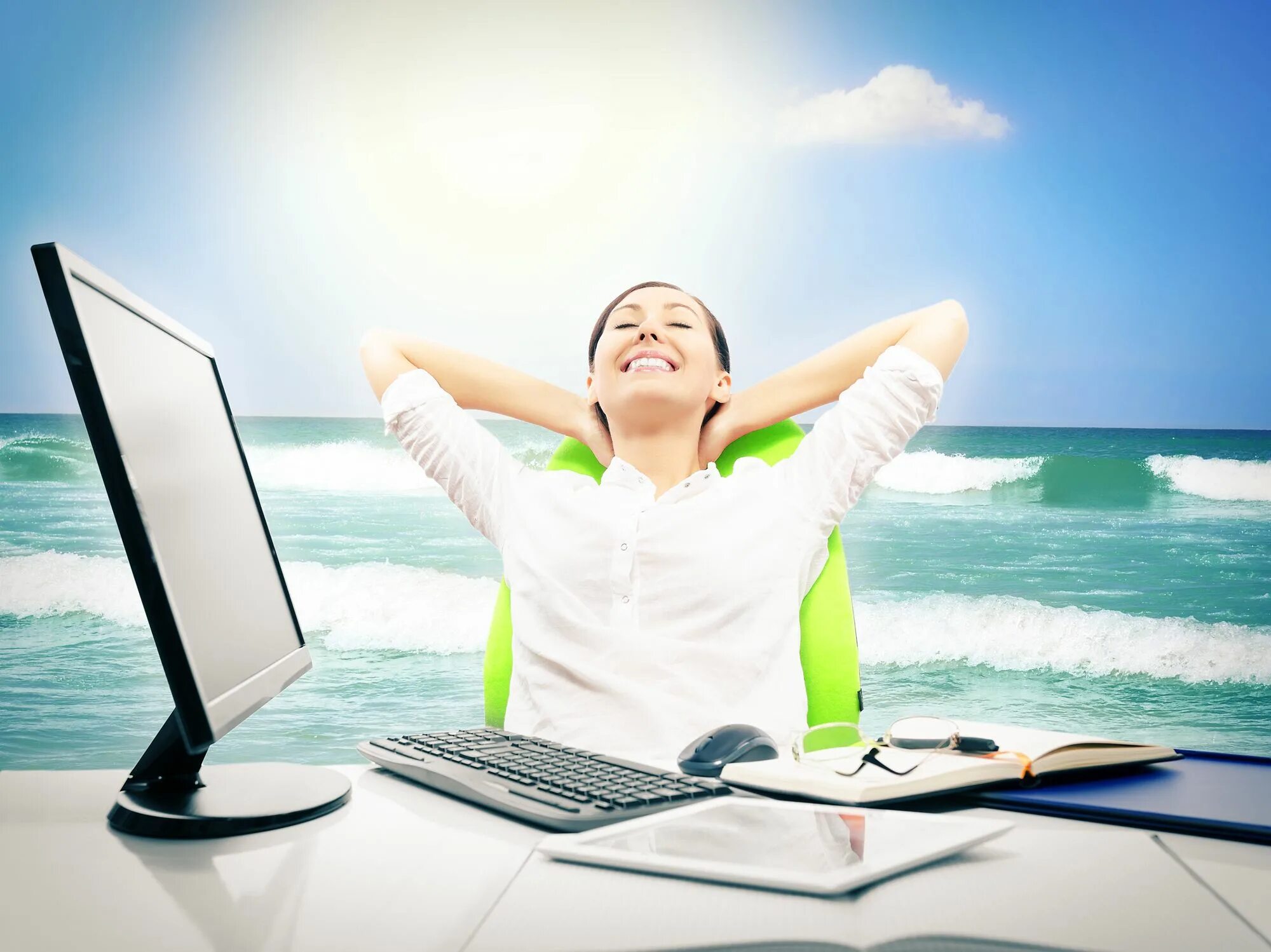 Картинка работник в отпуске Take a Vacation and Stay on Track for That Promotion Stay on track, Vacation, Ca