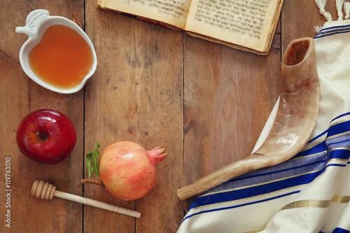 Картинка рош ашана еврейский новый год Rosh hashanah (jewish New Year) concept. Traditional symbols фотография Stock Ad
