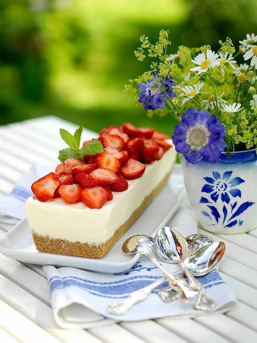 Картинка с добрым утром летняя бесплатно Cheesecake med jordgubbar, dessert till midsommar mat i 2019 Efterrätt, Mat och 