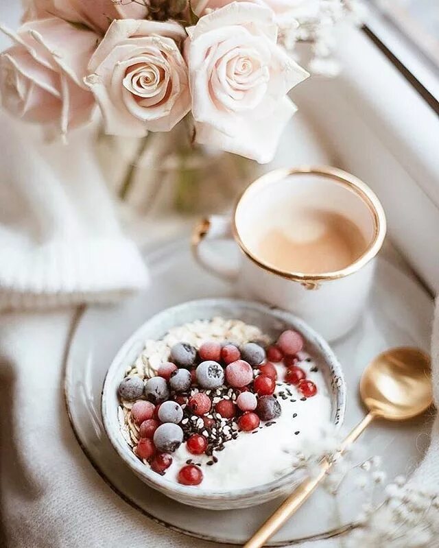 Картинка с добрым утром пинтерест Help yourself to a cup of coffee and drink it leisurely. Happy Sunday beautiful 