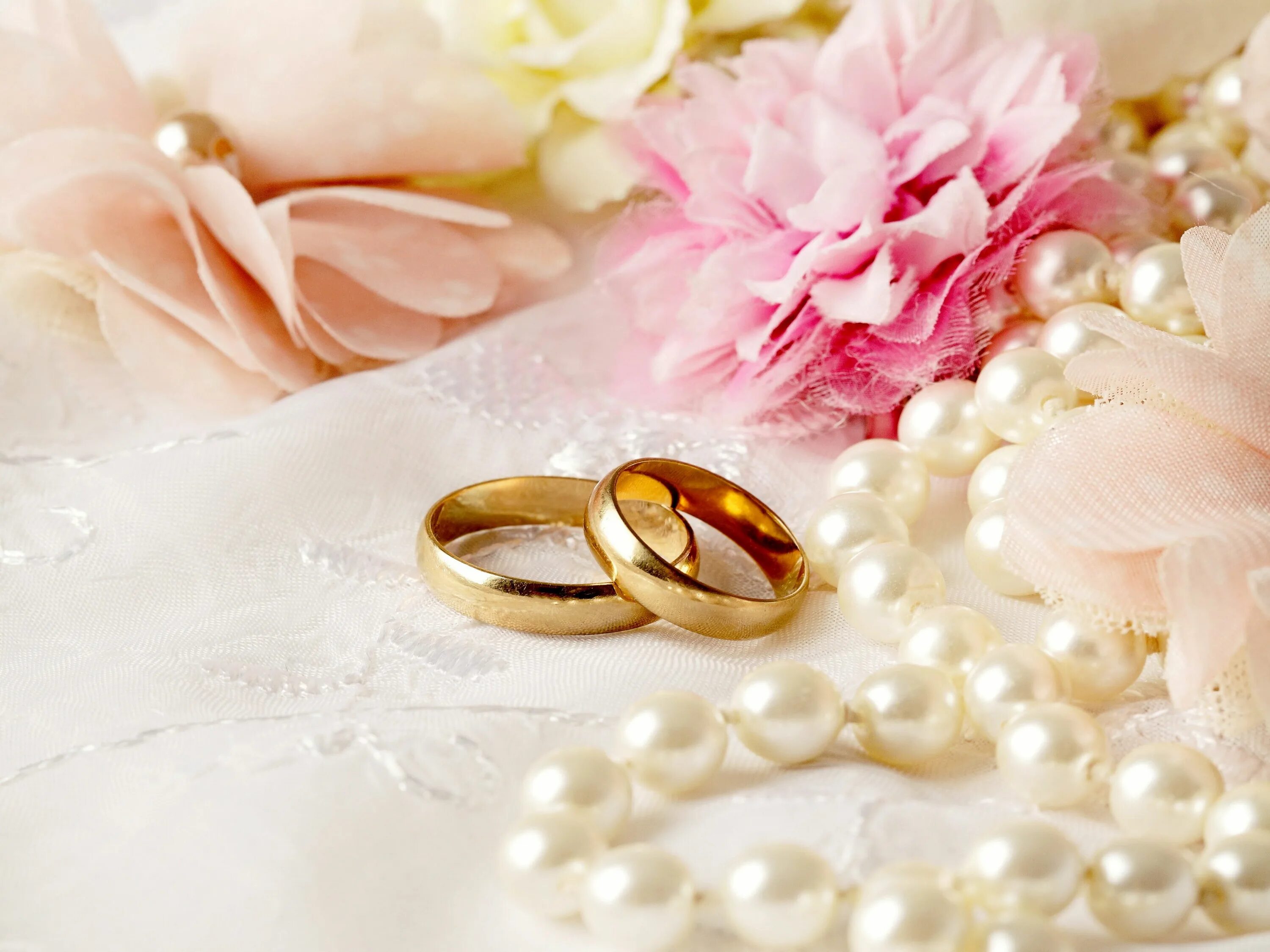 Картинка с годовщиной свадьбы красивые родителям HD wallpaper: pair of gold-colored wedding band, flowers, ring, background Weddi