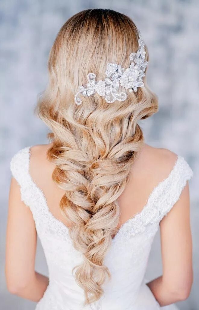 Картинка самая красивая прическа Steal-Worthy Wedding Hairstyles - Belle The Magazine Hair styles, Long hair styl