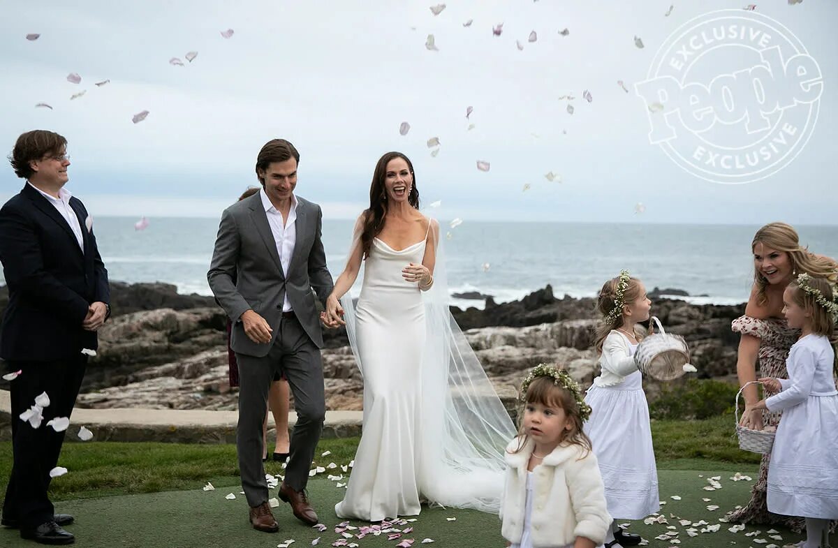 Картинка свадьба дочери See All 3 of Barbara Bush's Romantic Wedding-Weekend Dresses