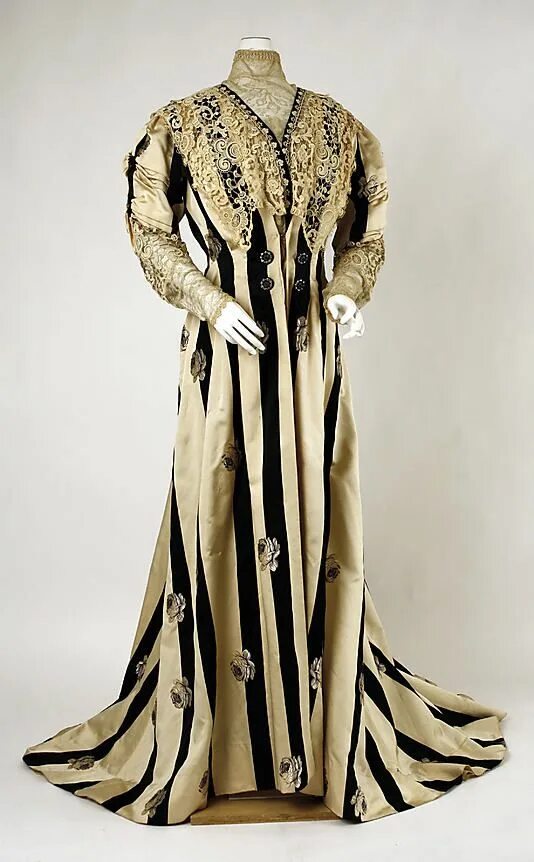 Картинка женский халат в стиле 19 века Elegant Tea Gown from the Metropolitan Museum of Art