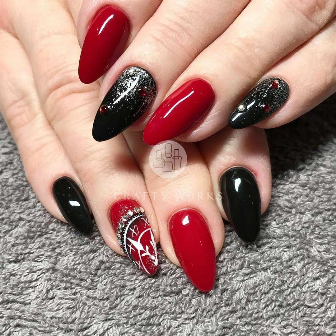 Картинки черно красного маникюра 43 Outstanding Red Nails That You Must Try in 2024 Red nail art, Best nail art d