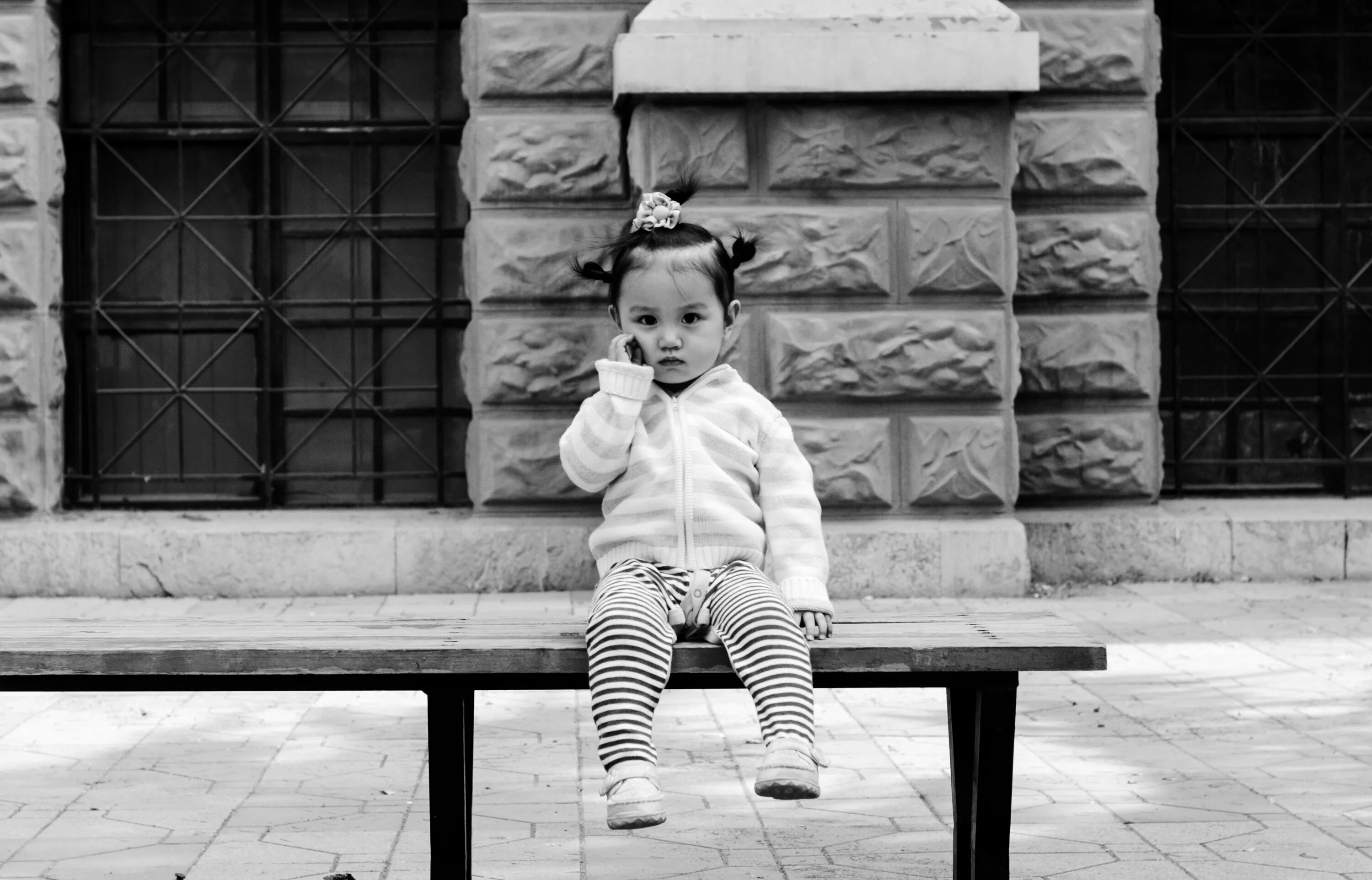 Картинки фото детей черно белые Wallpaper : street, sitting, road, baby, life, spring, child, bw, shape, photogr