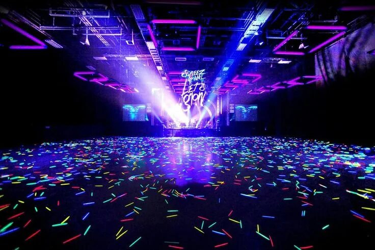 Картинки фото клубов Glow In The Dark Party Decorations and Ideas Light Up Wear Glow sticks, Glow sti