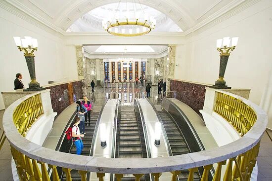 Картинки фото площадь перед метро парк культуры Факт дня: секрет московского метро