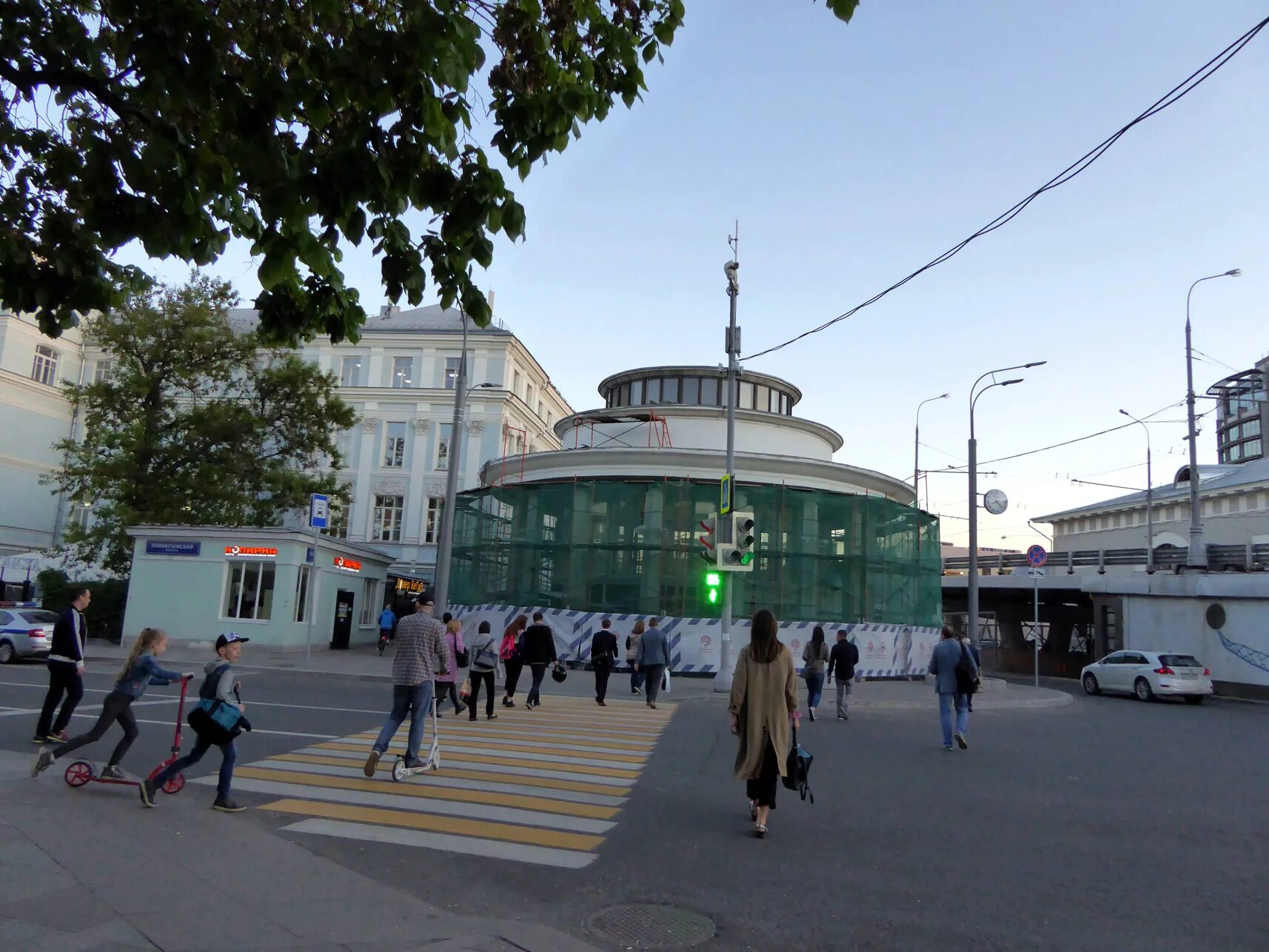 Картинки фото площадь перед метро парк культуры Метро станция Парк Культуры (много фото) - viewsnap.ru