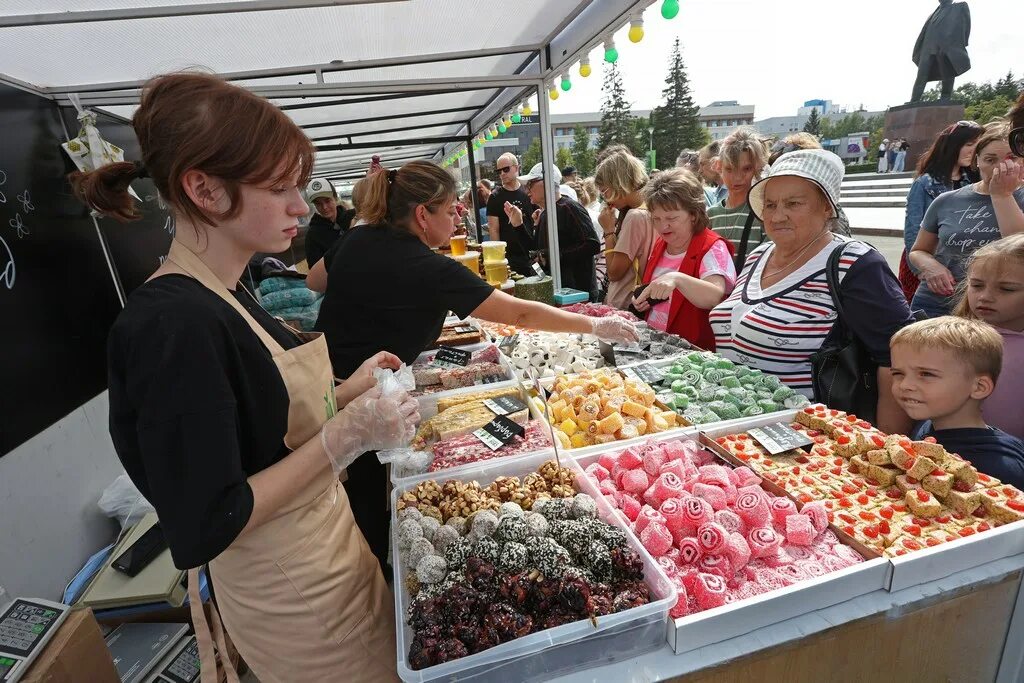 Картинки фото продовольственных ярмарок барнаул осень Как проходит день города в Барнауле