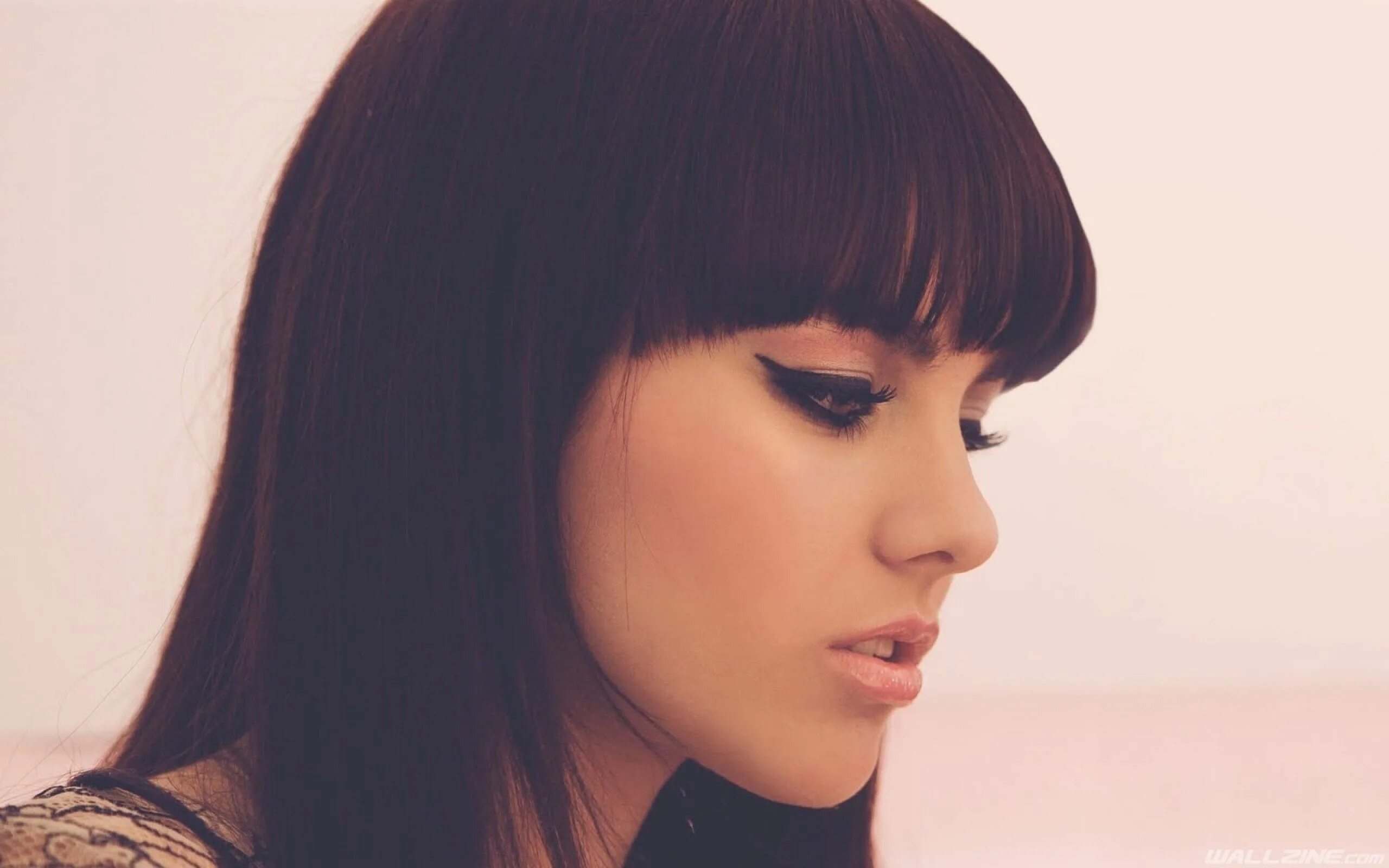 Картинки фото с челками ewa farna singer HD Desktop Wallpaper Wallzine.com
