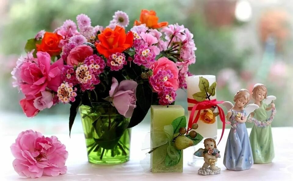 Картинки хорошего дня и настроения розы Похожее изображение Table decorations, Floral wreath, Glass vase