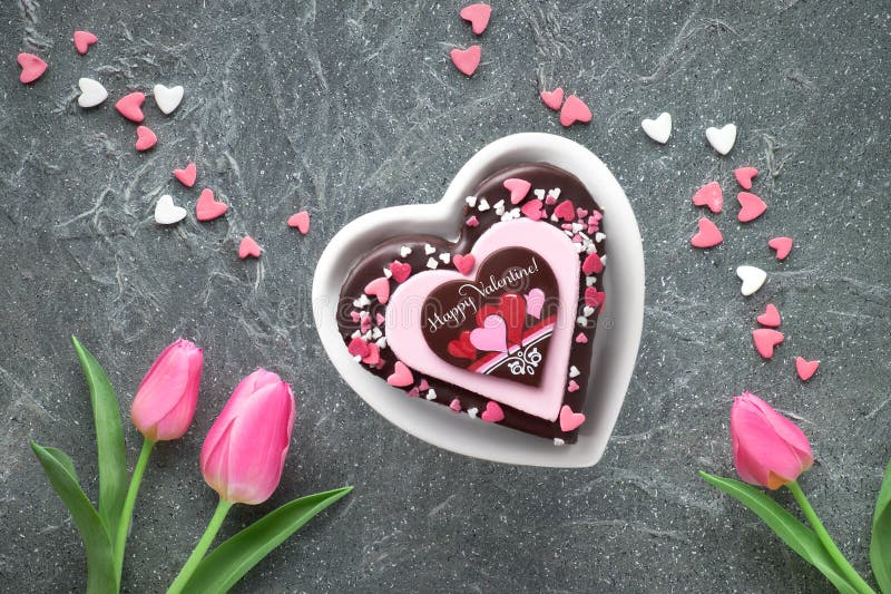 Картинки хорошего дня сердечки Valentine Heart Cake with Chocolate and Sugar Decorations and Greeting Text Stoc