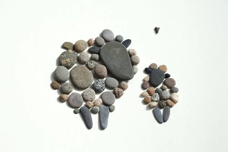 Картинки из камней для 1 класса фото Trina's Trinketts: Etsy Finds Friday - Pebble Art Pebble art, Rock painting art,