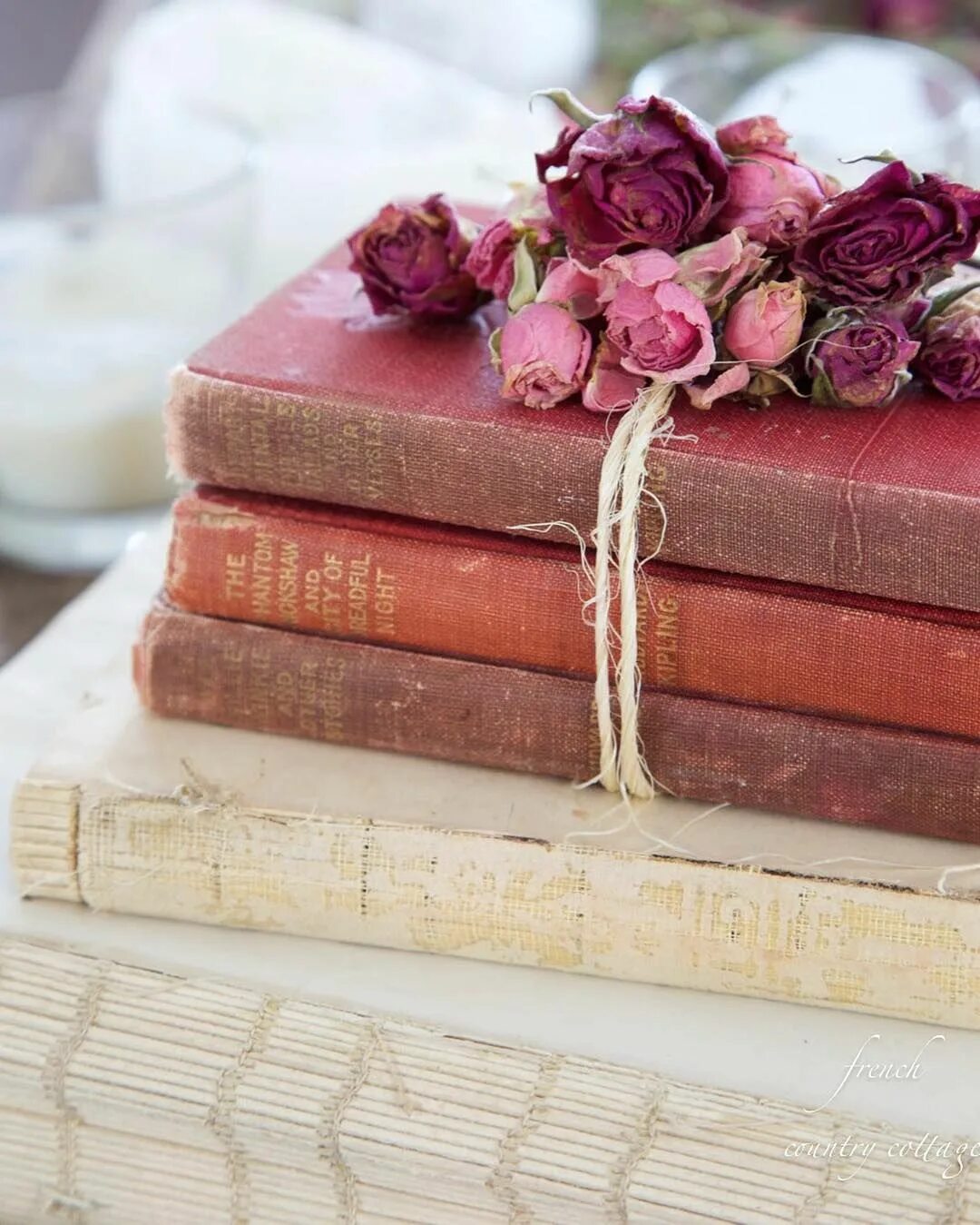 Картинки книги красивые для оформления Pretty much obsessed with old books. Ruffled old pages, those without any covers