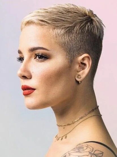 Картинки коротких причесок Styles de cheveux courts, Cheveux très courts femme, Style de cheveux courts