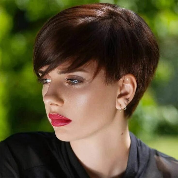 Картинки коротких женских стрижек с челкой Pin on ♡ short hair don't care ♡ Fine hair cuts, Short hair cuts for round faces