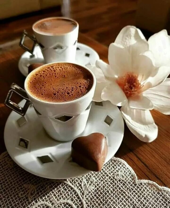 Картинки красивые добрым утром с чашечками Pin on فنجان قهوتي ☕ Coffee recipes, Chocolate tea, Good morning coffee