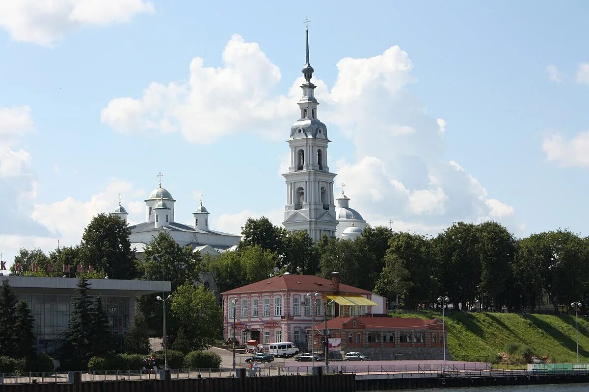 Кинешма достопримечательности фото и описание File:Troicko uspenskii sobor kineshma.JPG - Wikipedia