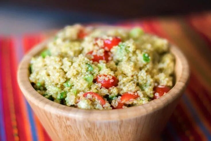 Киноа рецепты приготовления с фото Avocado Quinoa Salad Delicious salads, Fast metabolism diet recipes, Clean eatin