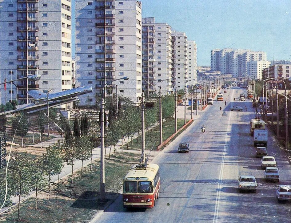 Кинотеатр москва просп генерала острякова 70 фото Замаскированный многоликий МиГ-19 Авиация и техника - СвердловскАвиа Дзен