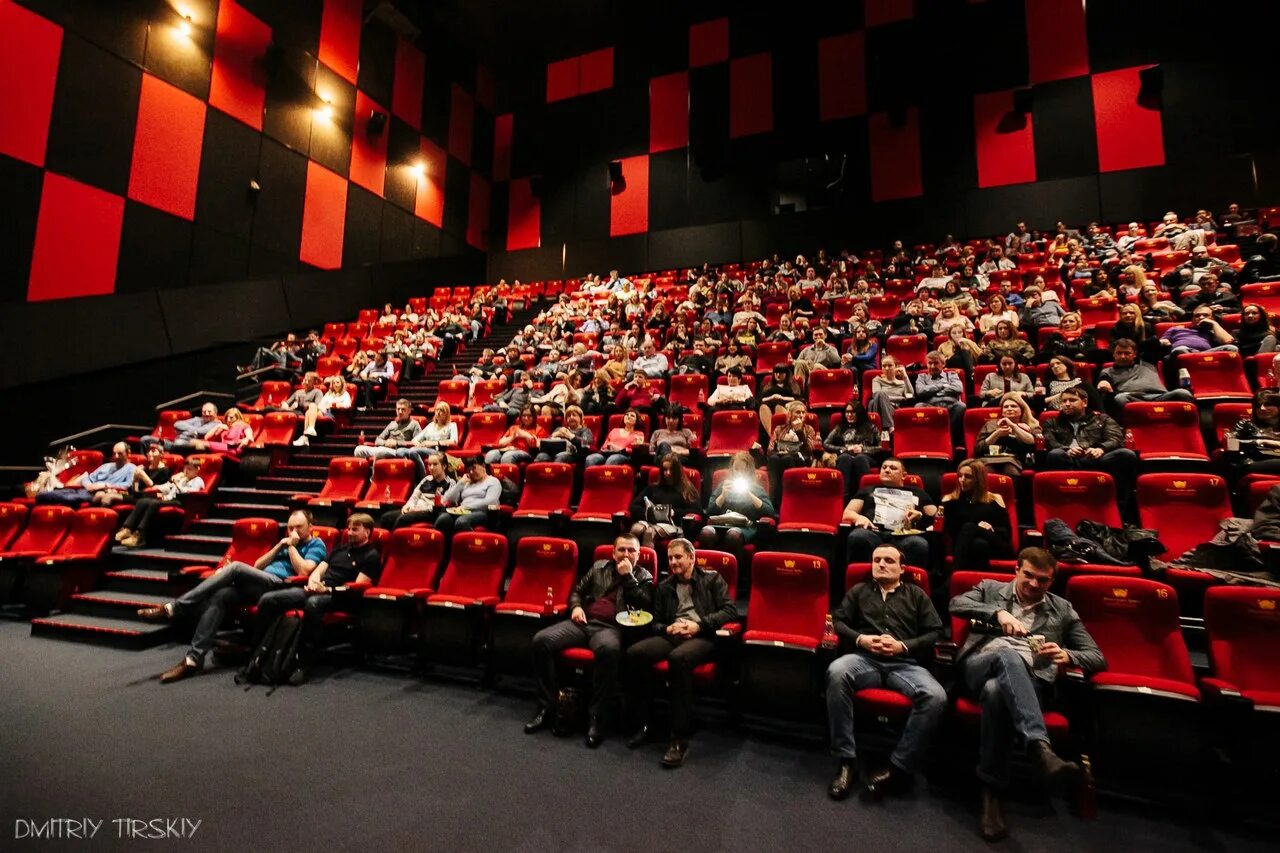 Кинотеатр небо фото 19 апреля 2017 года Предпремьерный показ фильма "Кухня.Последняя битва" в киноте