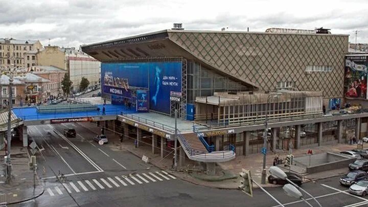 Кинотеатр пушкинский москва фото В самом центре Москвы снова будут показывать мюзиклы / "Этот безумный мир" / Рад