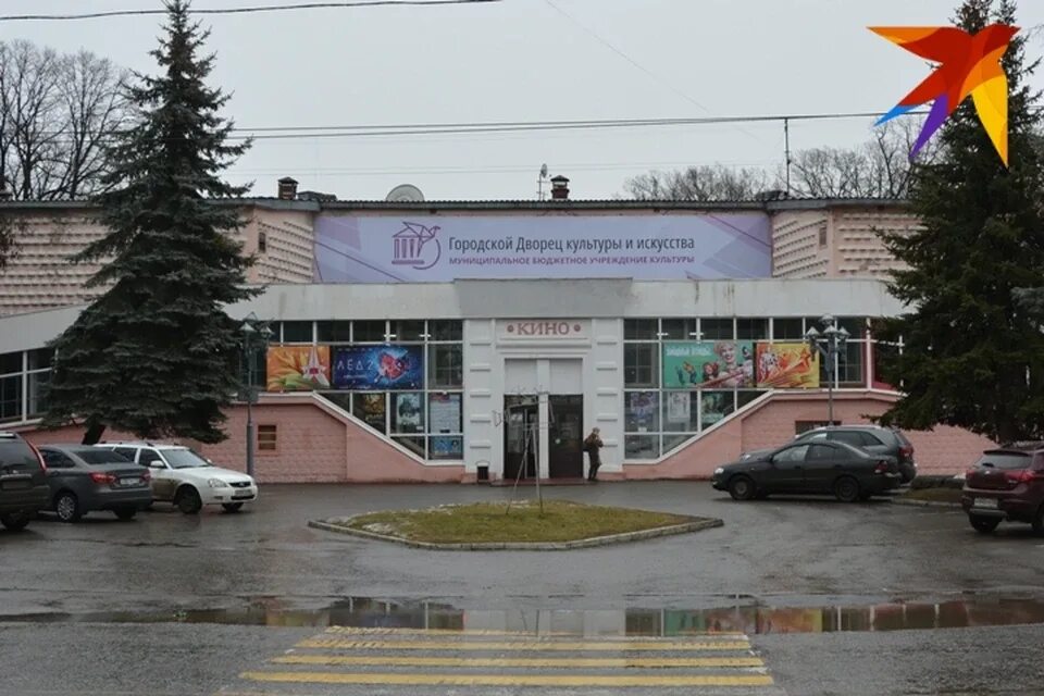 Кинотеатр россия брянск фото В брянском кинотеатре "Победа" откроется третий зал - KP.RU