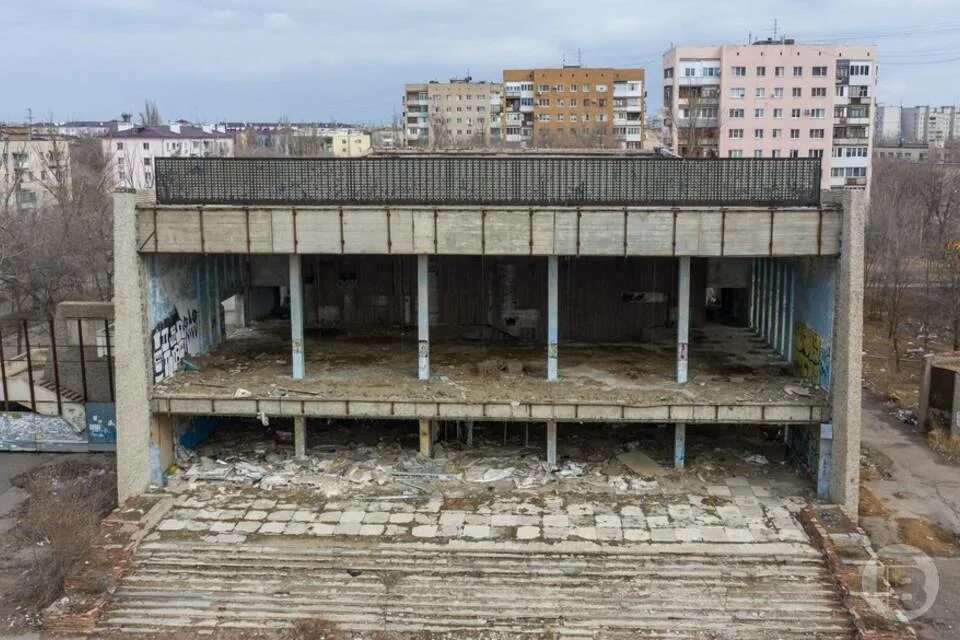 Кинотеатр юбилейный фото 9 сентября 2021 года в Красноармейском районе Волгограда загорелся бывший киноте