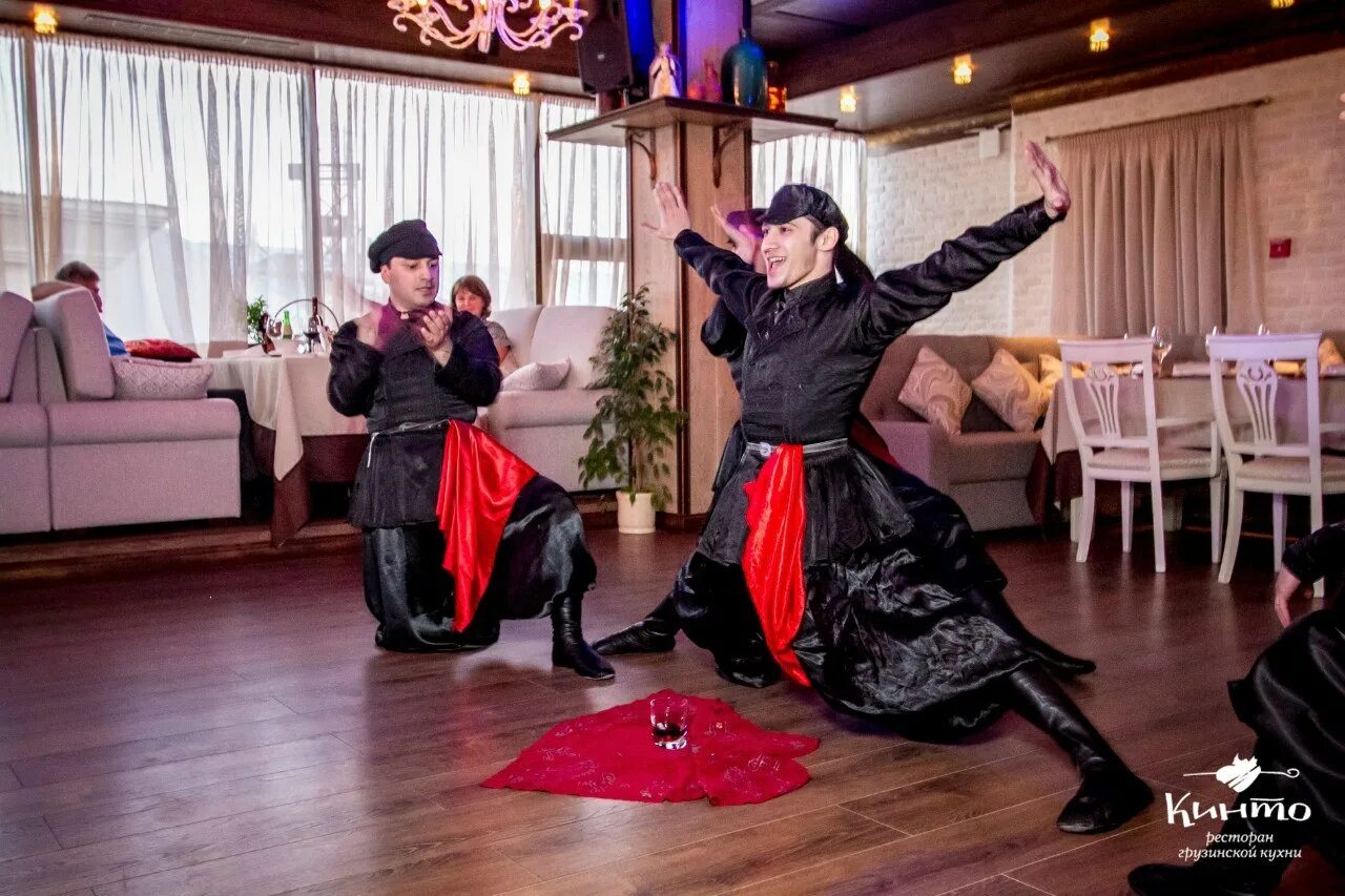 Кинто холмский пер 1 фото Танцы в "Кинто"