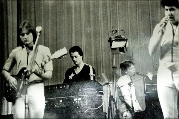 Кипелов лейся песня фото Valery Kipelov and Nikolai Rastorguev in the VIA "Lay Song" (1982) and Early yea