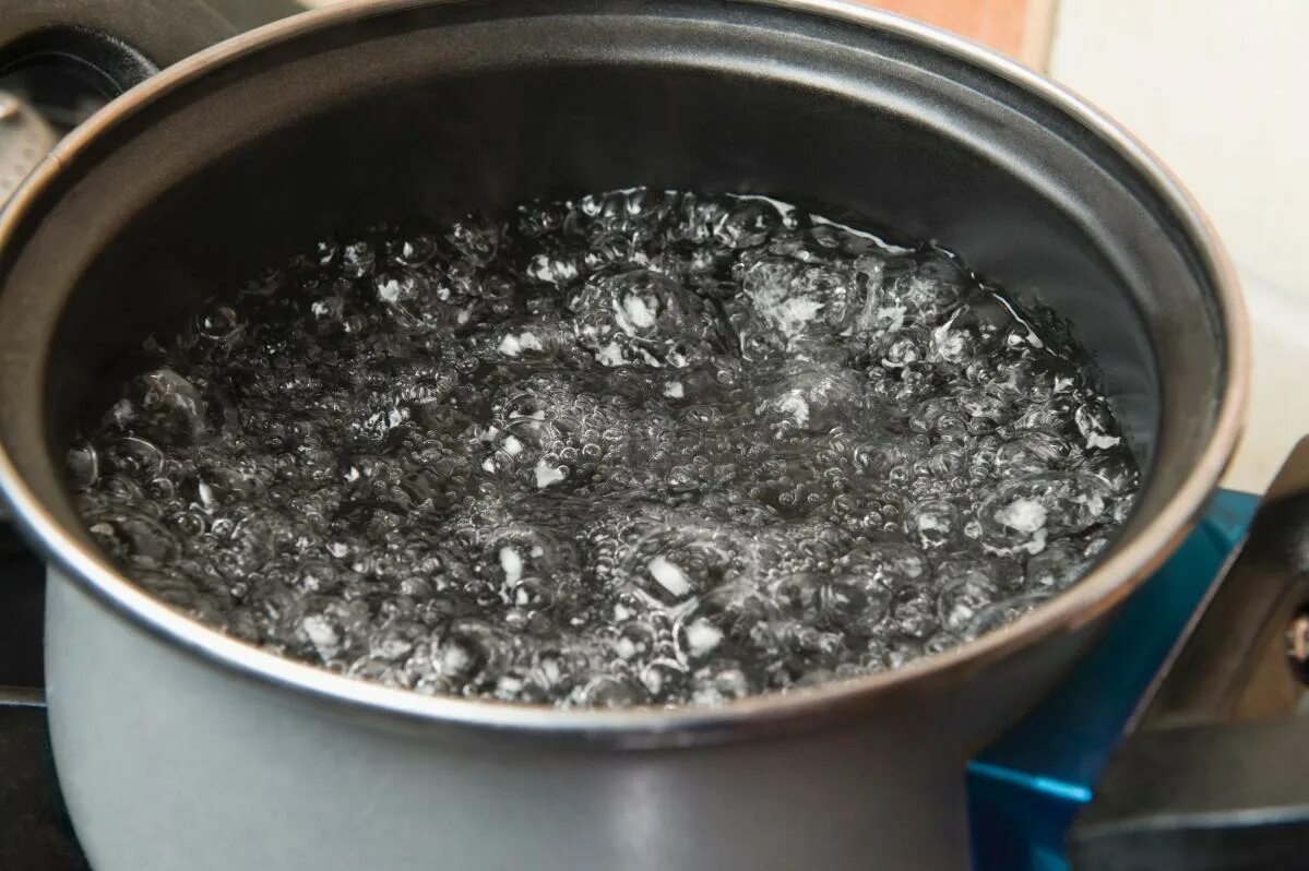 Кипящая вода в кастрюле фото Boil-water advisory that affected large portions of Rochester lifted