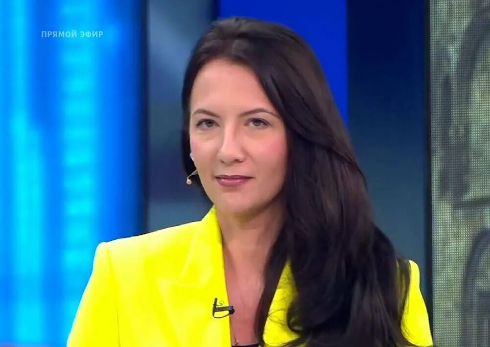 Кира львовна политолог фото Украина - страна, лишенная суверенитета": Кира Сазонова на Первом канале Про100 