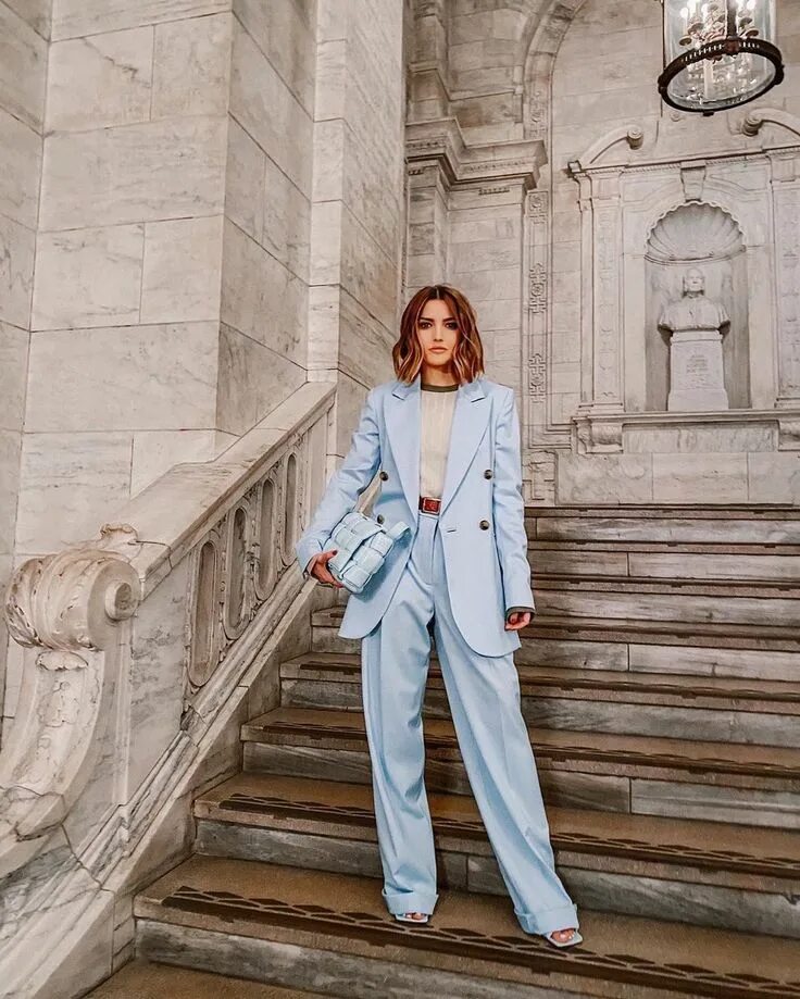 Костюм 2024 женский мода Alexandra Pereira on Instagram: "Arriving to @oscardelarenta in the most amazing