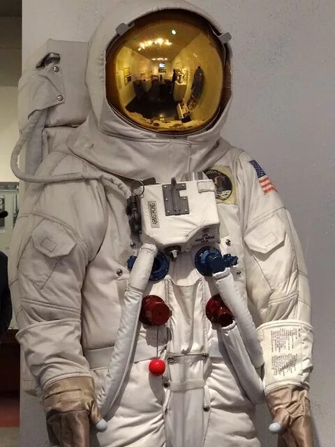 Костюм космонавта фото настоящие Apollo Astronaut Space Suit (Replica) - Richard M. Nixon Presidential Library & 
