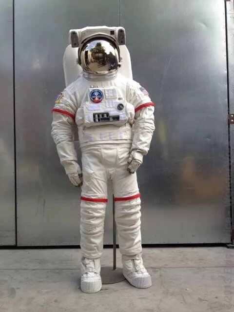 Костюм космонавта фото настоящие SPACE SUITS - Design, Construction & Rental, Serving Aerospace, Film, Education 