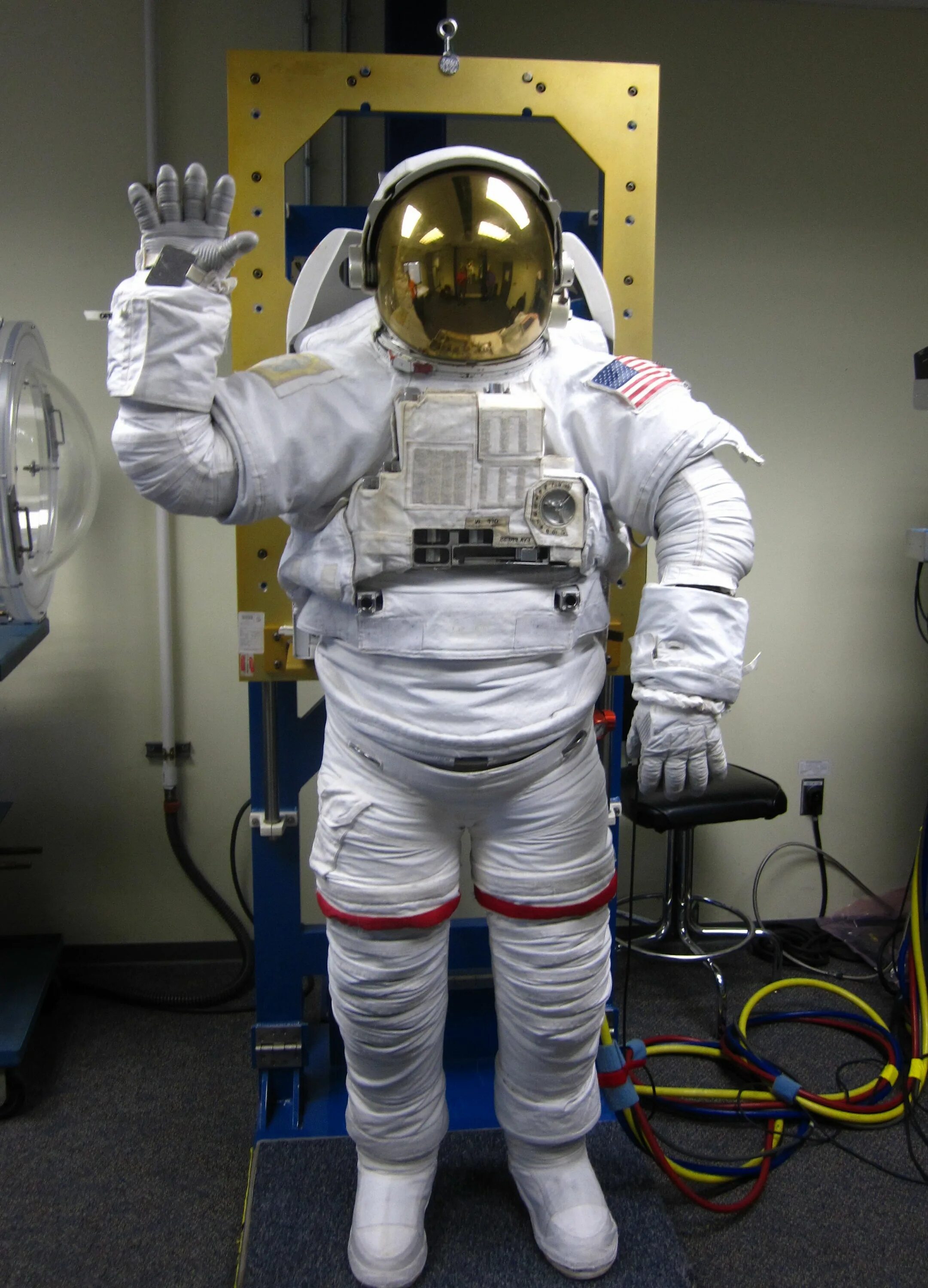 Костюм космонавта фото настоящие Pin by Issy on moon songs costume Space suit, Astronaut suit, Astronaut
