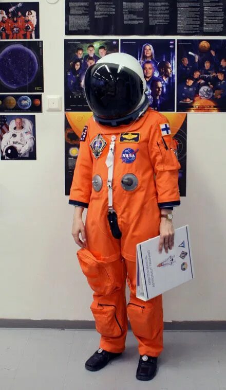 Костюм космонавта гагарина фото STS-135 Space shuttle Atlantis astronaut ACES suit WIP Space suit, Space science