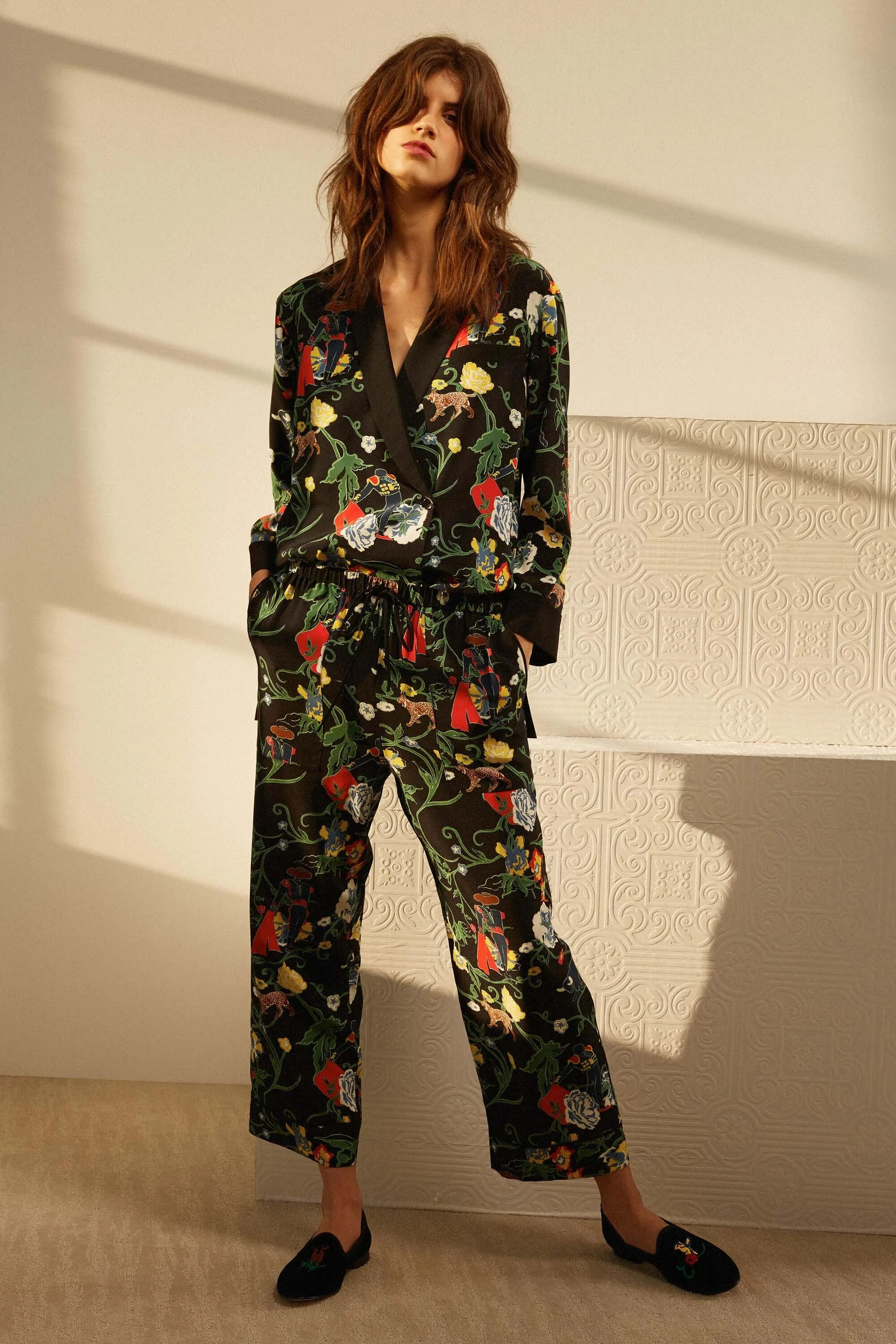 Костюм шелковый женский в пижамном стиле Tibi Pre-Fall 2016 Collection Vogue