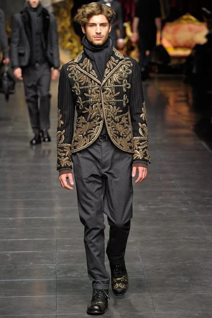 Костюм в стиле барокко мужской cooooollllllllllllll! Mens fashion, Dolce and gabbana man, Dolce and gabbana