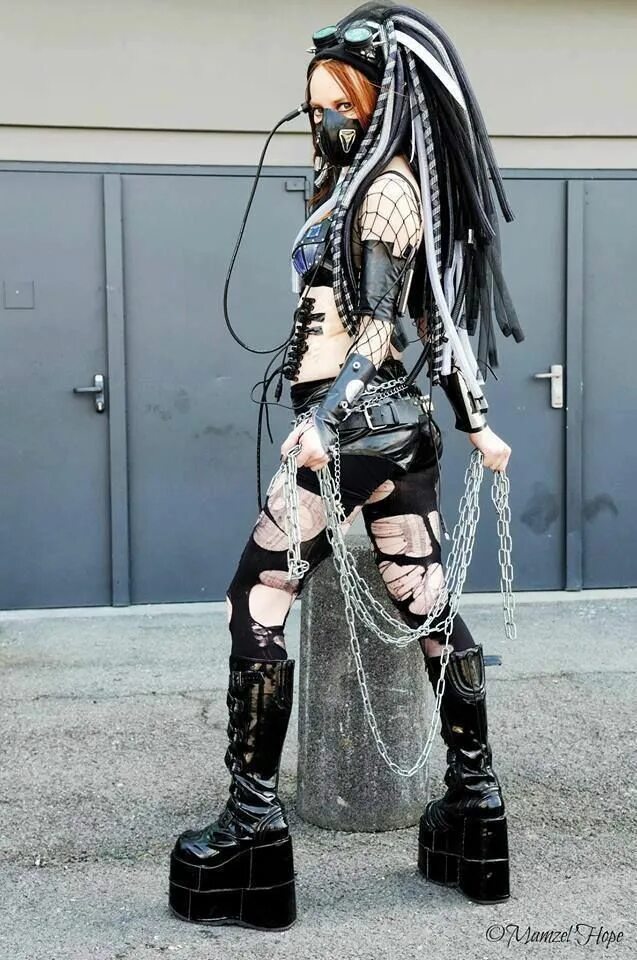 Костюм в стиле киберпанк женский https://www.facebook.com/photo.php?fbid=24021778 Cybergoth fashion, Goth fashion