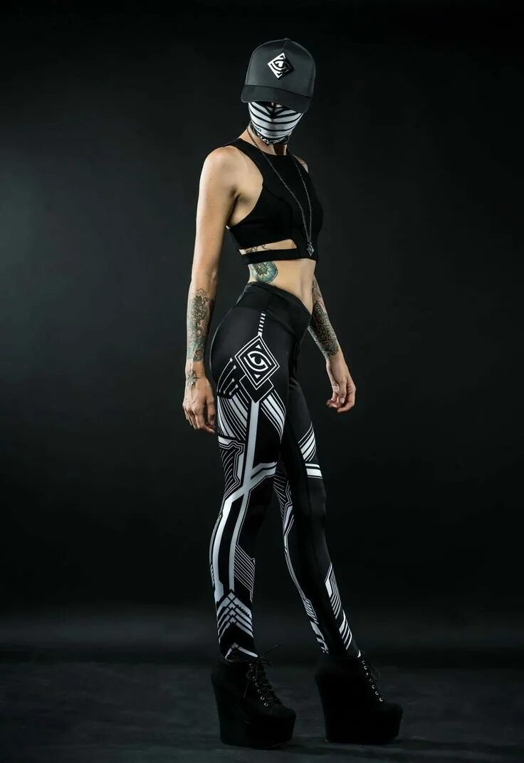 Костюм в стиле киберпанк женский Pin by TaNaya Harris on F A S H I O N Cyberpunk fashion, Street wear urban, Futu