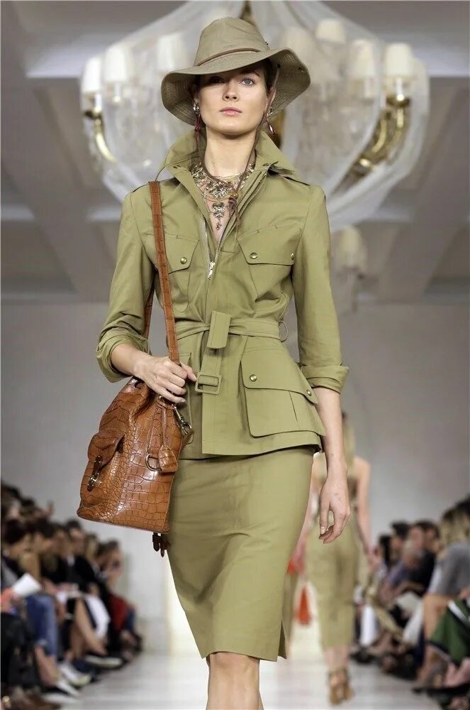 Костюм в стиле сафари женский El safari chic de Ralph Lauren en el desfile de su colección primavera-verano 20