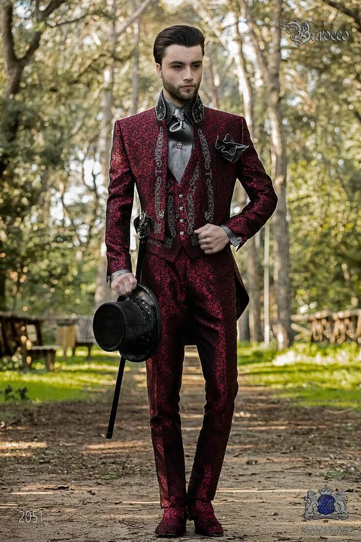 Костюм в викторианском стиле мужской Traje de novio barroco, modelo frac de cuello mao en tejido jacquard rojo con bo