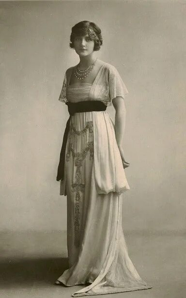 Костюмы 20 века фото 1910 Victorian dress satin dressla dies blouse long Period dresses ruffle blouse