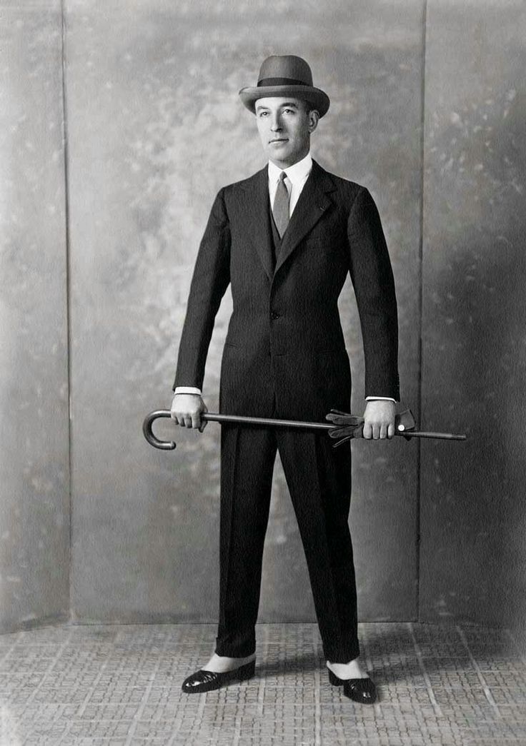 Костюмы 20 века фото Pin on Roaring 1920's Fashion