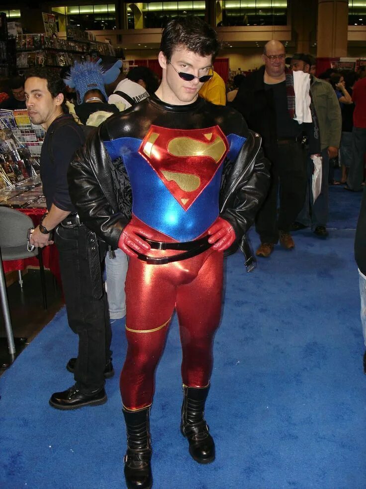 Костюмы героев фото hot superboy Superman cosplay, Male cosplay, Superman