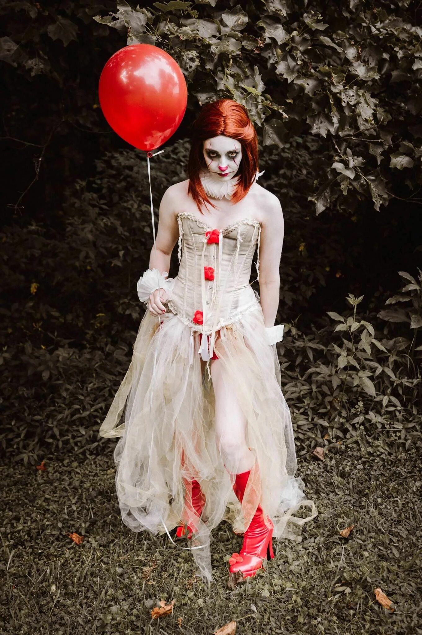 Костюмы на хэллоуин для девушек идеи фото My fun, feminine twist on Pennywise the dancing clown #IT #Pennywise #Pennywiset