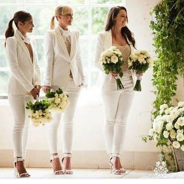 Костюмы на свадьбе фото SLOMIQUE-HAWRYLO on Instagram: "A Chic and modern take on Bridesmaid fashion. #s